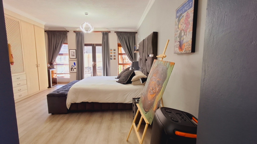5 Bedroom Property for Sale in Roodia Free State